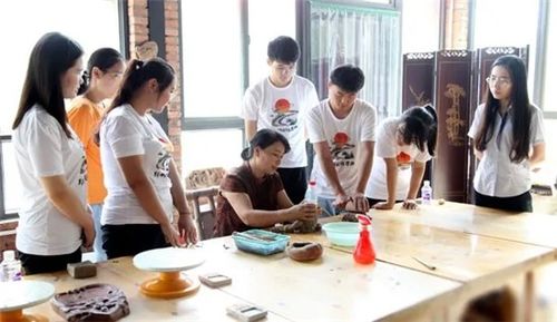 鄭州財經學院藝術設計學院 黃河非遺研學社會實踐團，在文化傳承中收獲成長